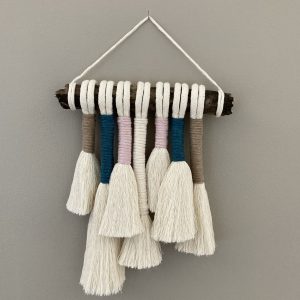 Décoration murale en macramé