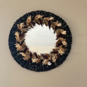 Miroir en macramé et fleurs séchées