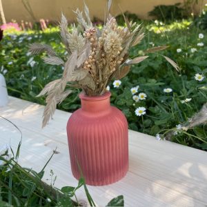 Bouquet de fleurs séchées et son vase